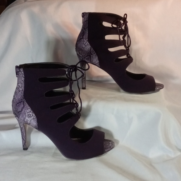 Scene Booties - Picture 1 of 5